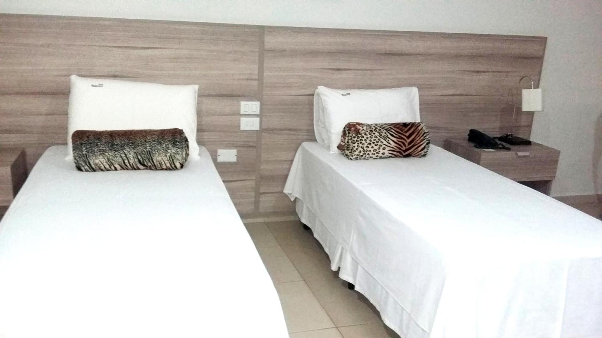 Hotel Renascer Morrinhos  Esterno foto